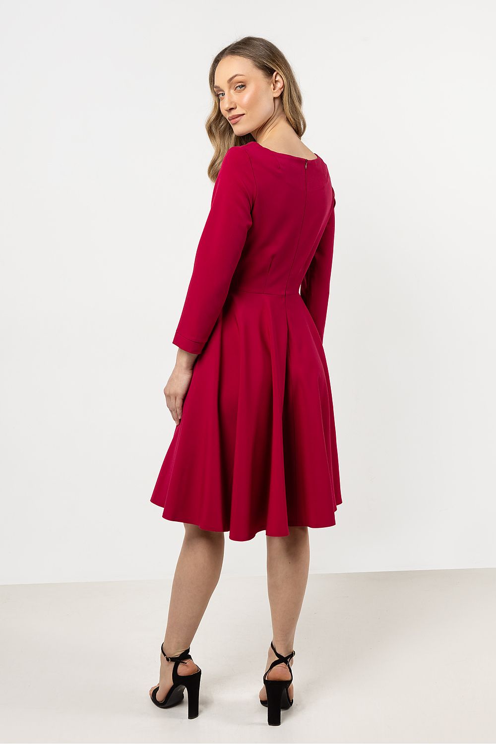  Vestido de dia modelo 212239 awama