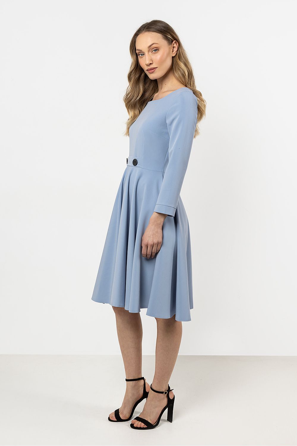  Vestido de dia modelo 212240 awama