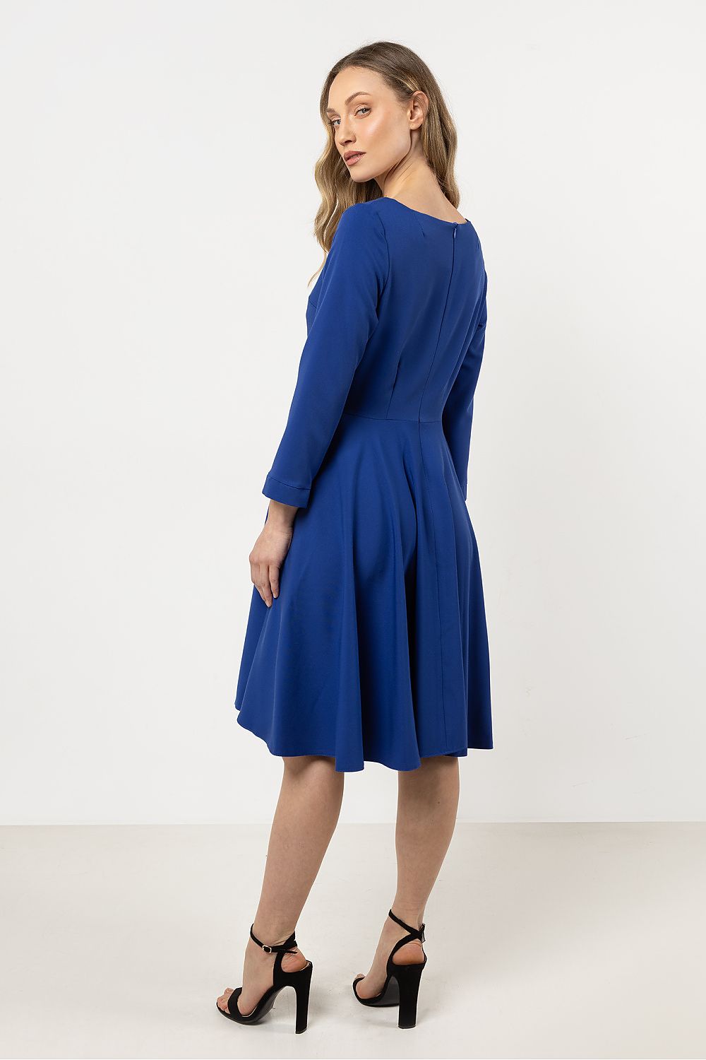  Vestido de dia modelo 212241 awama