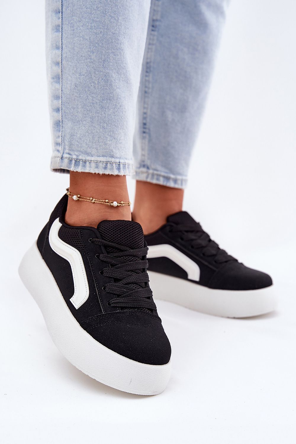  Sapatos desportivos modelo 213192 Pise com estilo