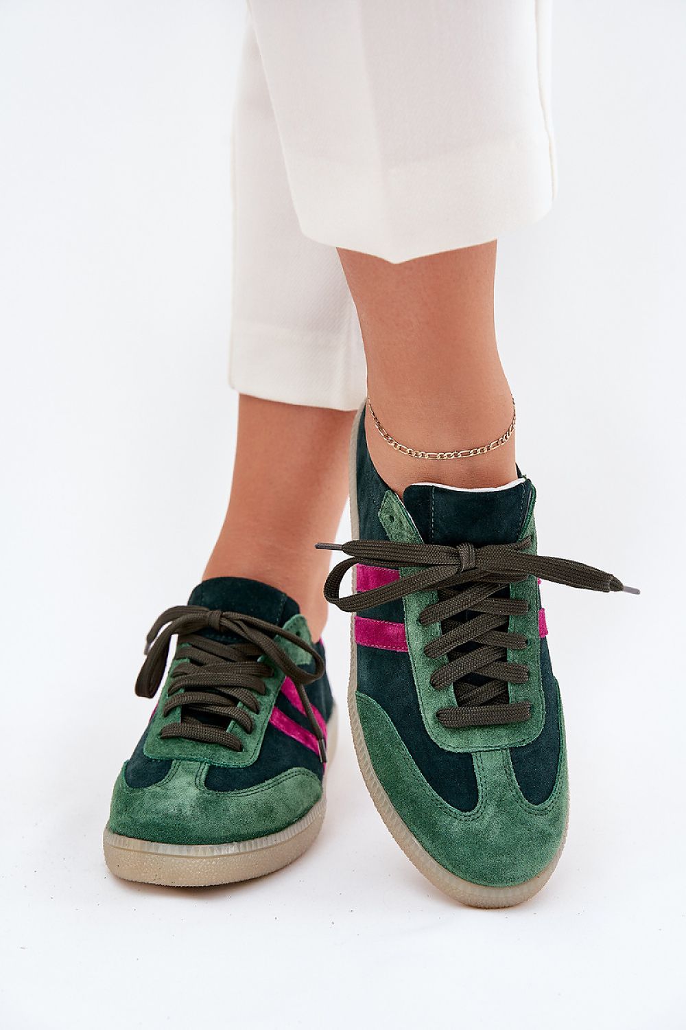  Sapatos desportivos modelo 214740 Pise com estilo