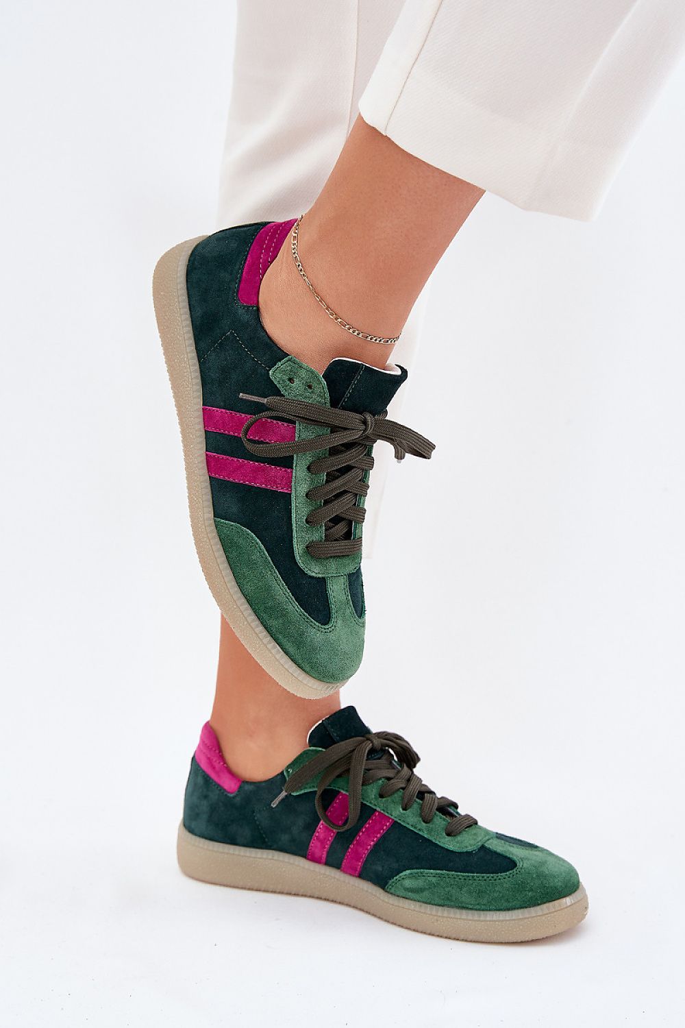  Sapatos desportivos modelo 214740 Pise com estilo