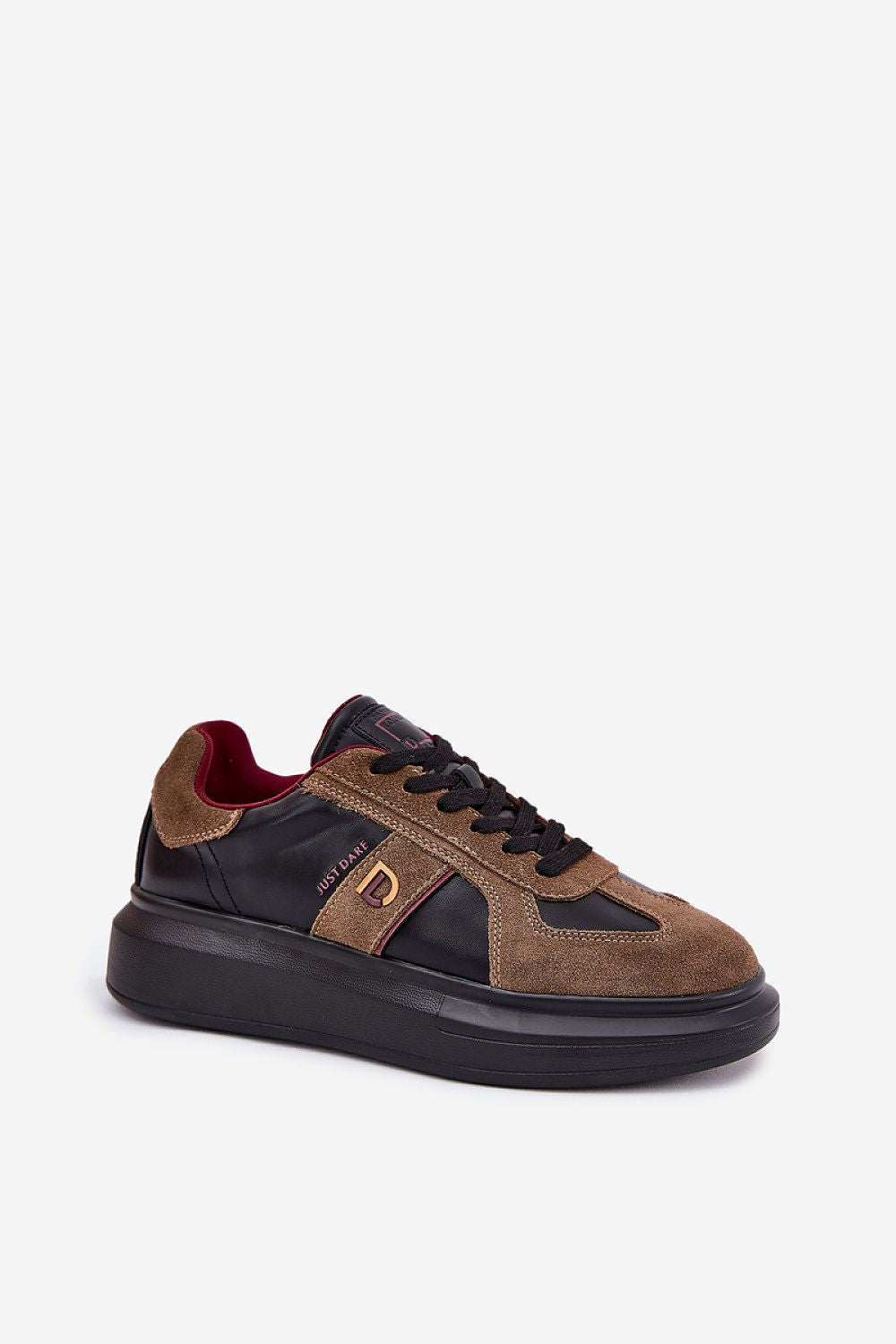  Sapatos desportivos modelo 215473 Pise com estilo