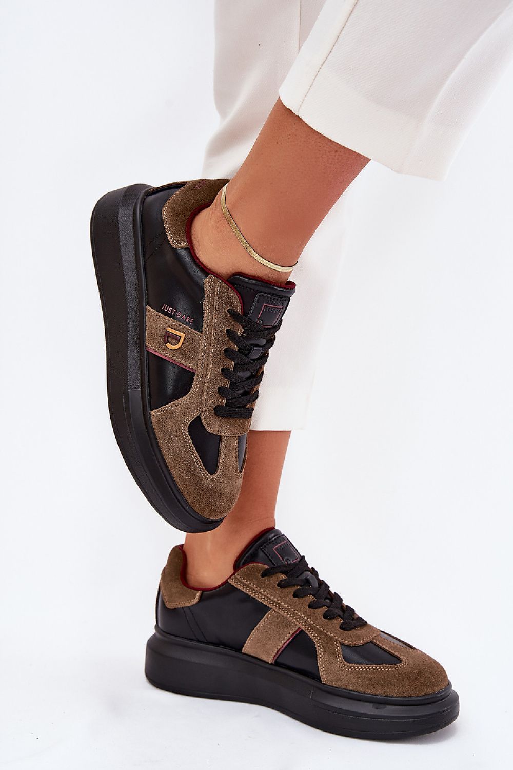 Sapatos desportivos modelo 215473 Pise com estilo