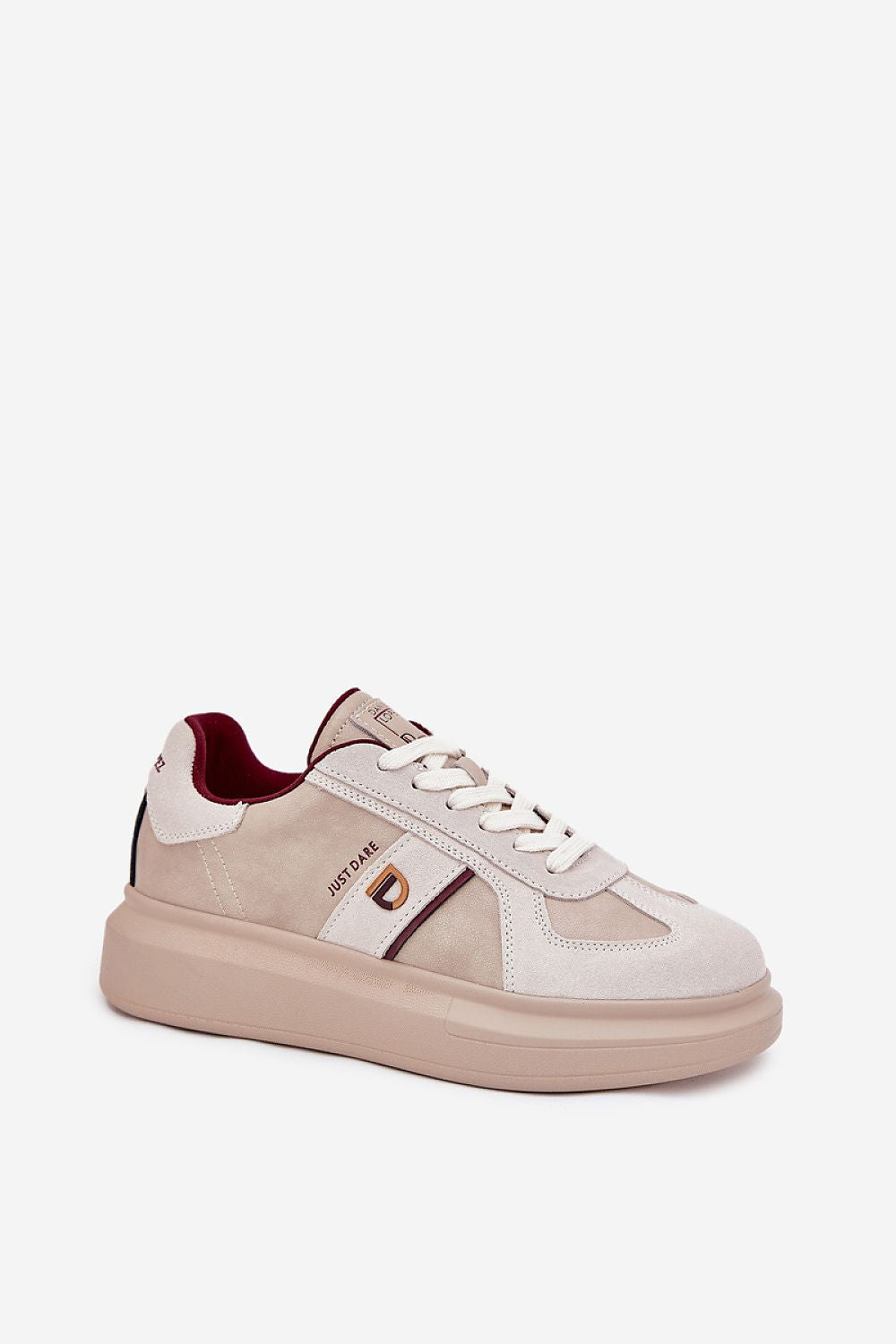  Sapatos desportivos modelo 215474 Pise com estilo