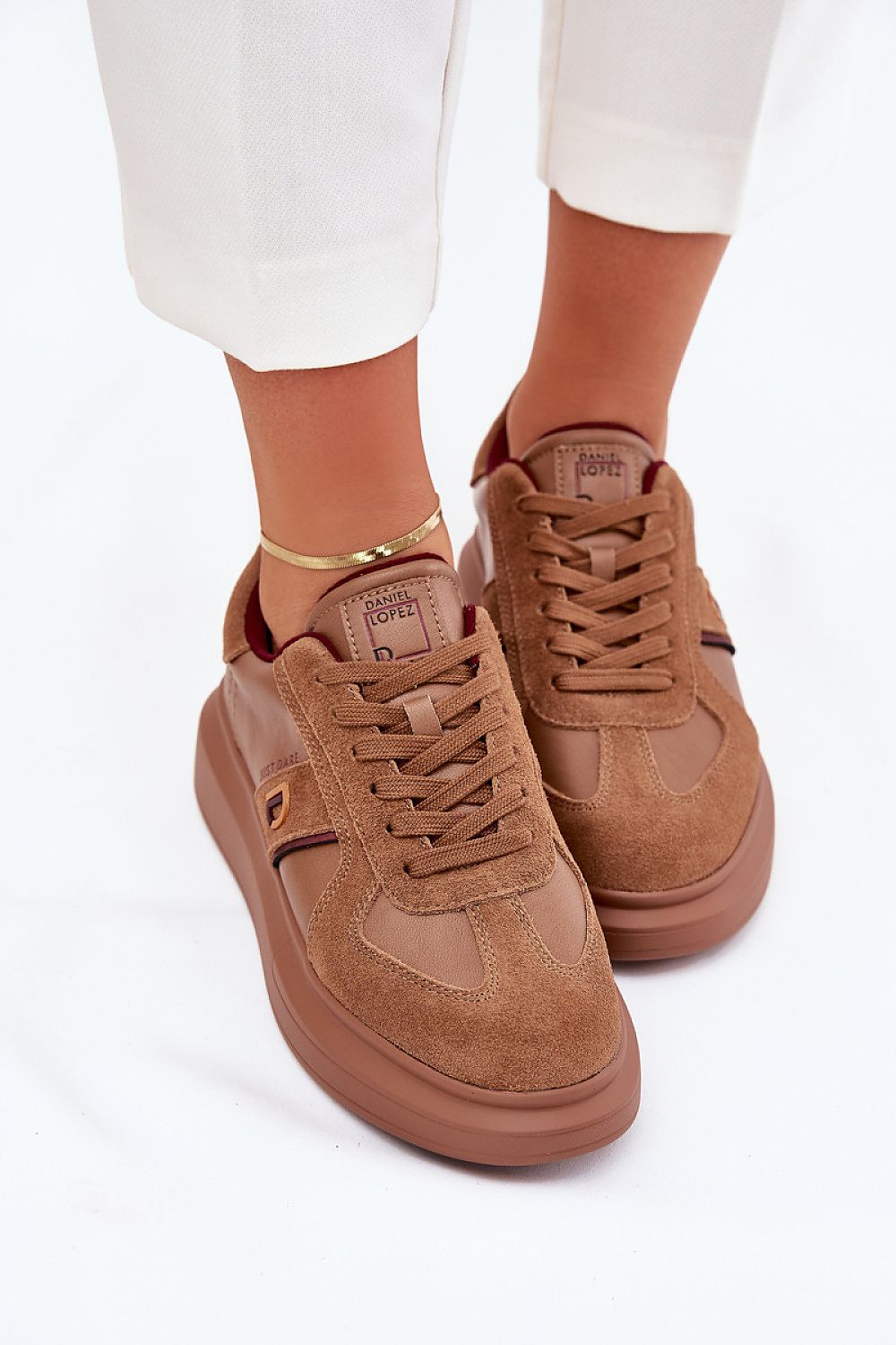  Calçado desportivo modelo 215475 Pise com estilo