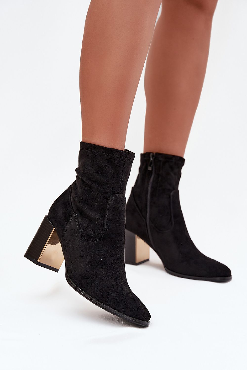  Botas de salto alto modelo 218723 Pise com estilo