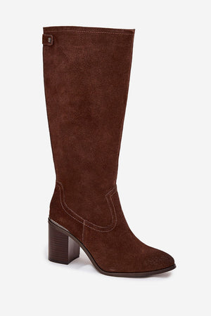  Botas de salto alto modelo 218730 Pise com estilo