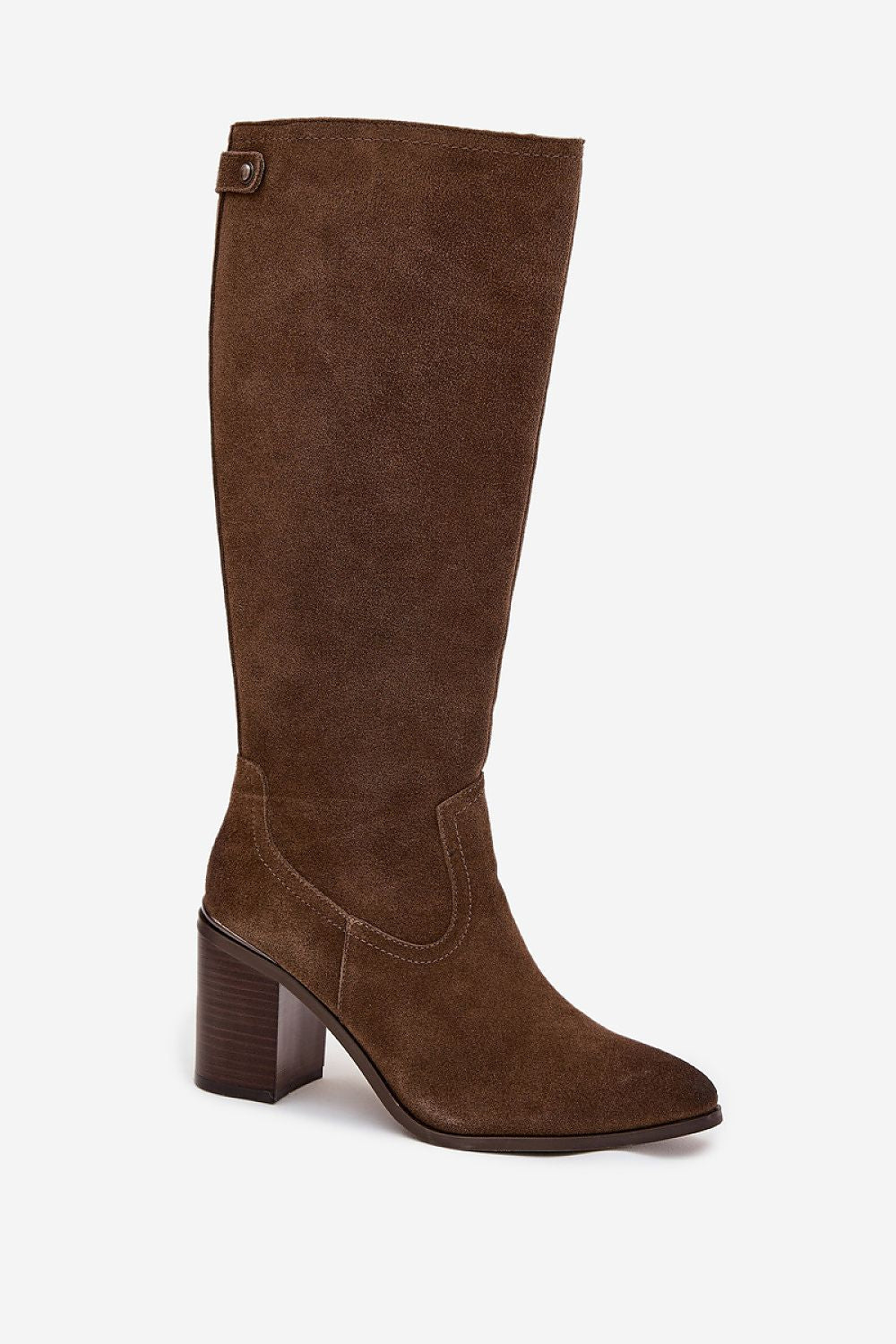  Botas de salto alto modelo 218731 Pise com estilo